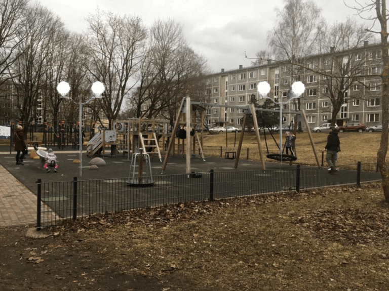 Apgaismojuma izvietošana rotaļu un sporta laukumā